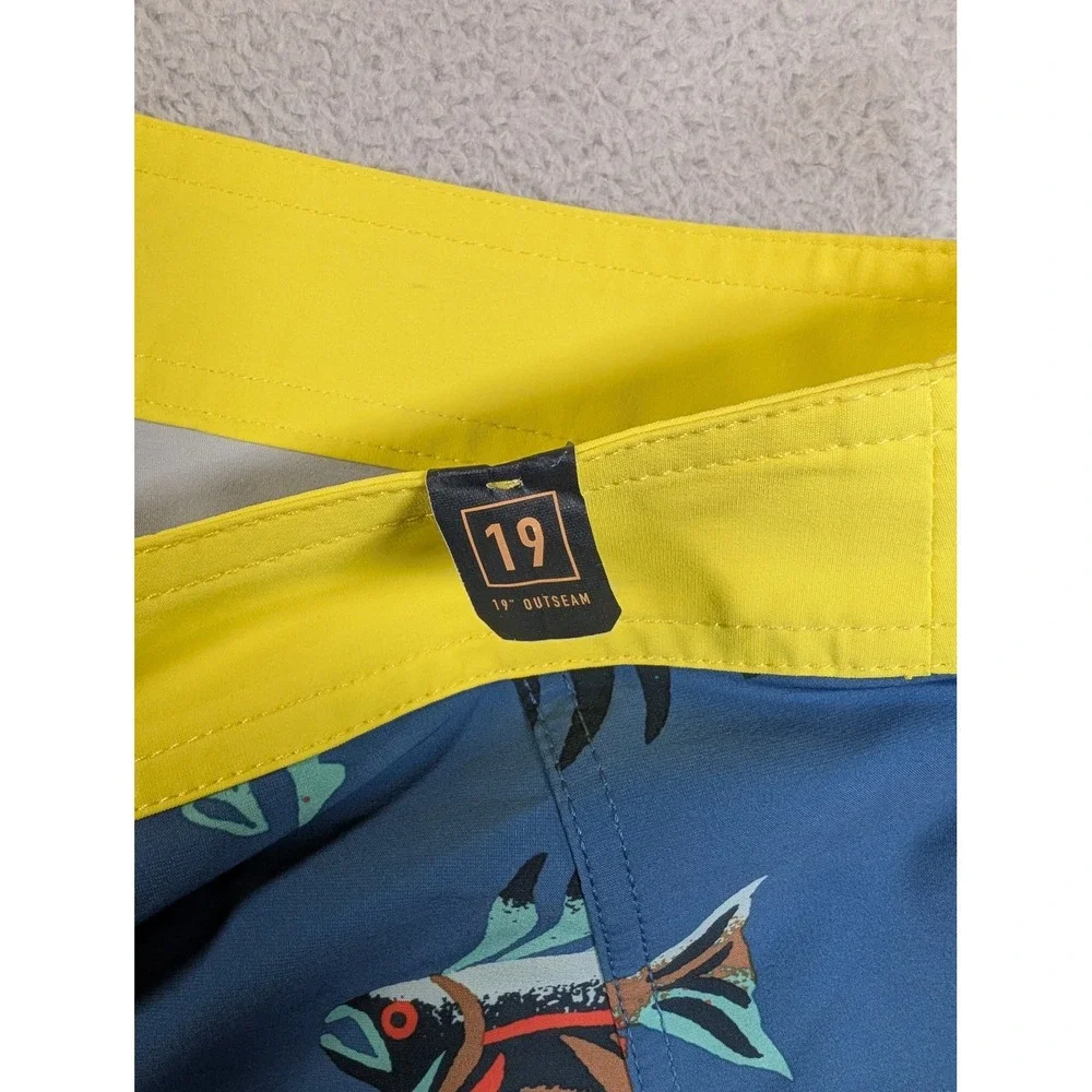 Roark Passage Series Board Shorts Mens 34 Blue Yellow Fish Trout Print